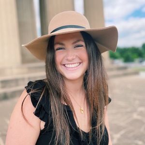 Meet your Posher, Natalie